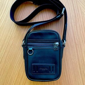 Coach ‘Terrain’ Crossbody in black.